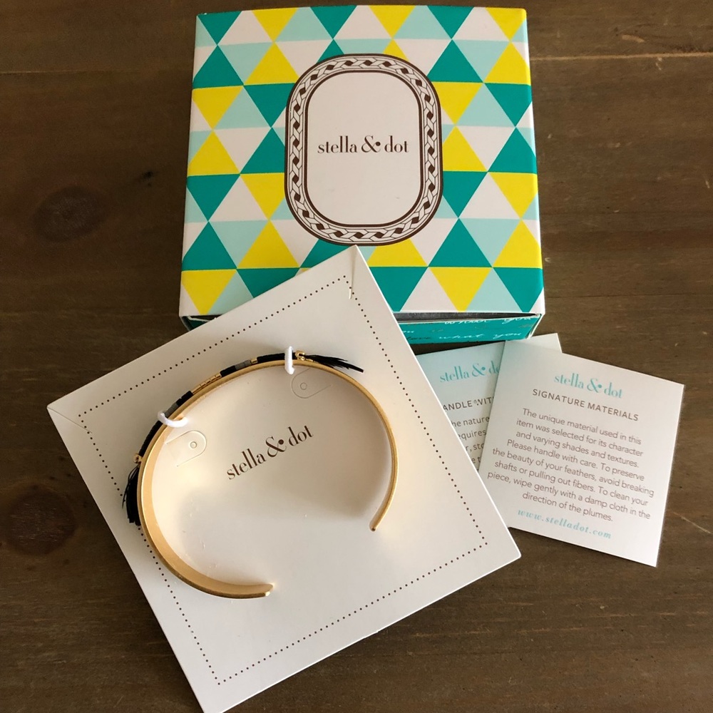 BNWT Stella & dot beaded cuff bangle